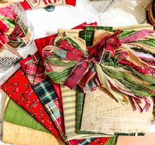 Load image into Gallery viewer, Holly and Homespun rag bundle
